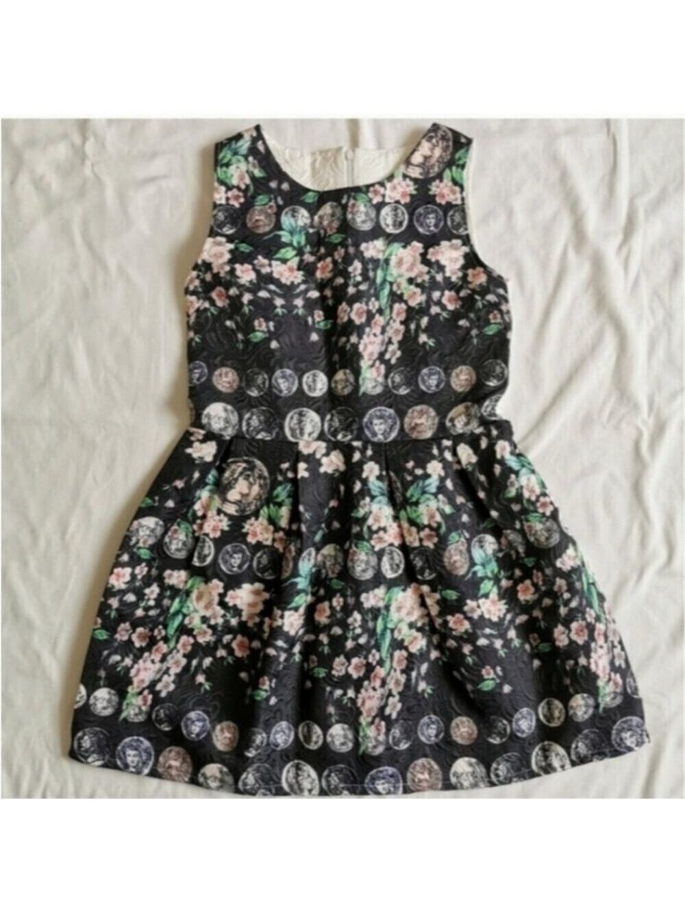 Cameo Coin Print Fit and Flare Dress White Black Floral Small